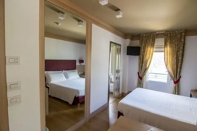 Tek Büyük veya İki Ayrı Yataklı Oda