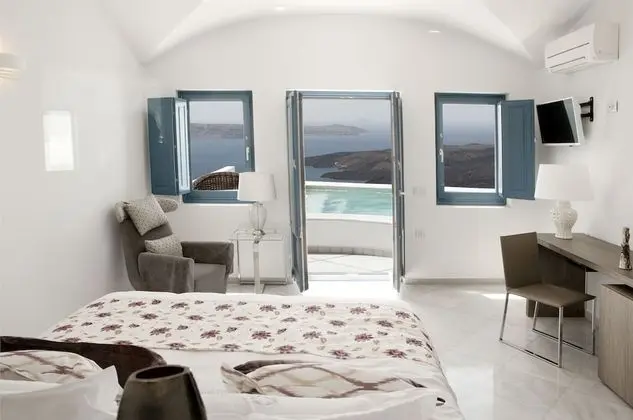 Suite with Infinity Private Pool, Caldera View