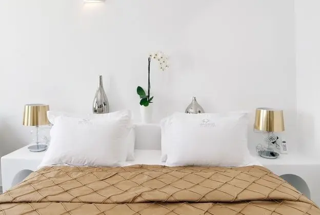 Suite with Infinity Private Pool, Caldera View