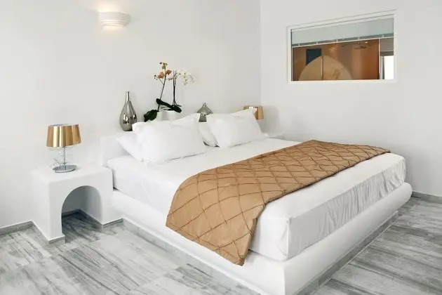 Suite with Infinity Private Pool, Caldera View