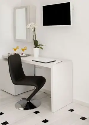 Suite with Infinity Private Pool, Caldera View