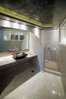 Suite with Infinity Private Pool, Caldera View