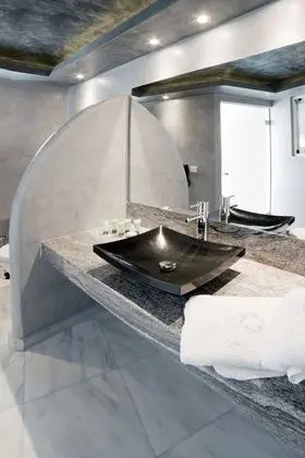 Suite with Infinity Private Pool, Caldera View