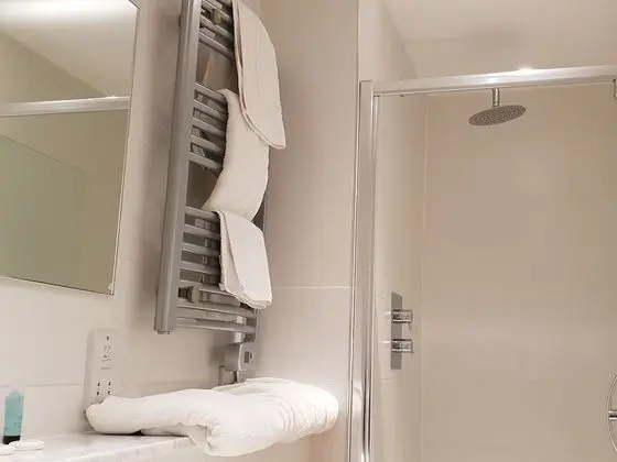 Tek Kişilik Oda, Banyolu/Duşlu