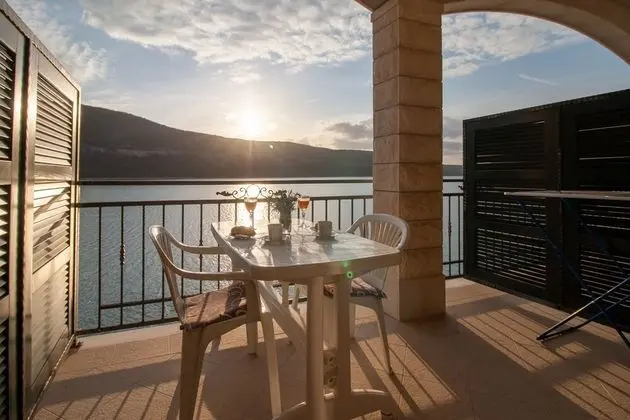 Stüdyo, Deniz Manzaralı