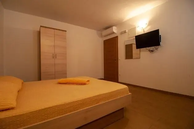Stüdyo, Kısmi Deniz Manzaralı