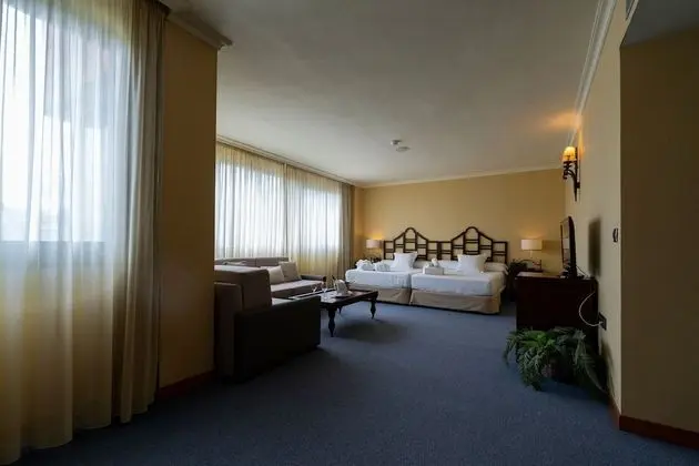 Junior Süit (2 Adults and 1 Child)