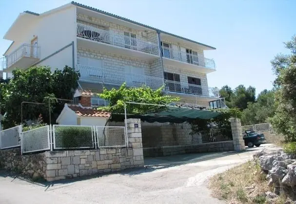 Apart Daire (AnteV - 80m from the sea with parking)