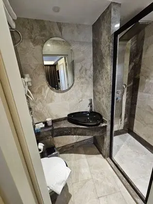 Standard Tek Büyük veya İki Ayrı Yataklı Oda