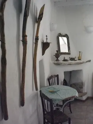 Üç Kişilik Oda
