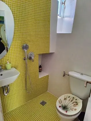 Üç Kişilik Oda