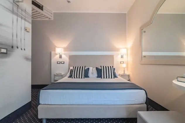 Classic Tek Büyük Yataklı Oda, Kısmi Deniz Manzaralı