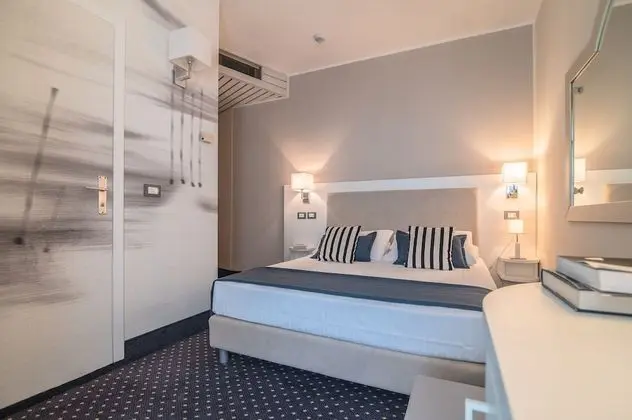 Classic Tek Büyük Yataklı Oda, Kısmi Deniz Manzaralı