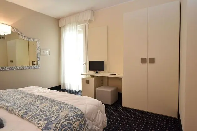 Classic Üç Kişilik Oda, Kısmi Deniz Manzaralı