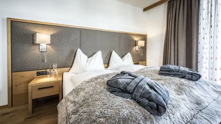 Deluxe Tek Büyük Yataklı Oda, 2 Tek Kişilik Yatak, Dağ Manzaralı