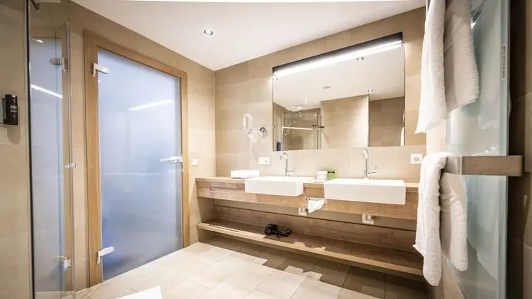 Deluxe Tek Büyük Yataklı Oda, 2 Tek Kişilik Yatak, Dağ Manzaralı