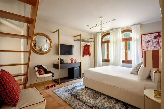 Exclusive Tek Büyük Yataklı Oda