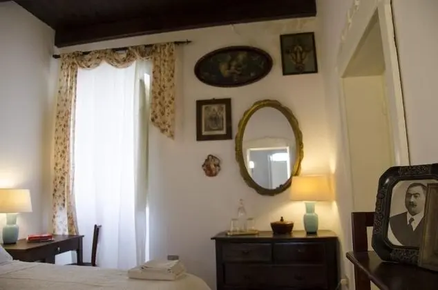 Tek Büyük Yataklı Oda (Stanza Della Mamma)