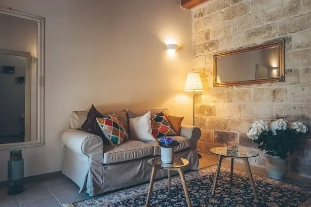 Junior Oda, Havuz Manzaralı