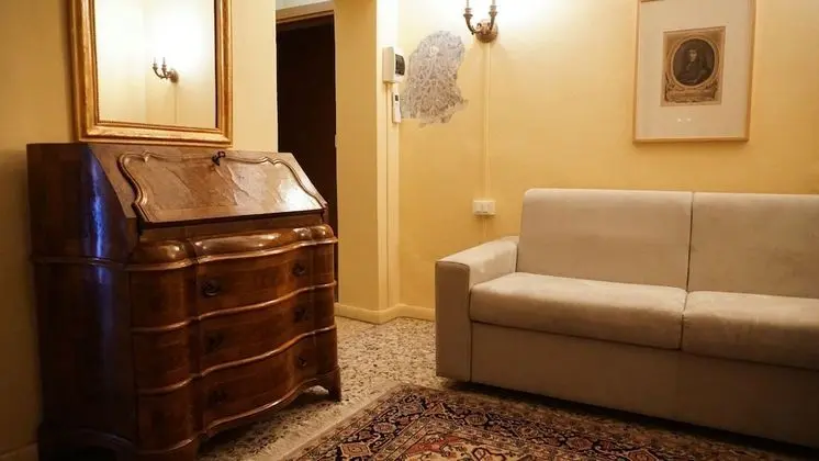 Traditional Dört Kişilik Oda, 1 Büyük (Queen) Boy Yatak ve Çekyat