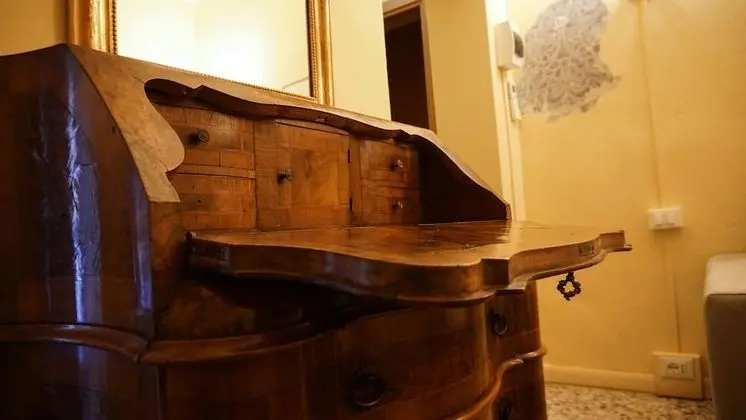 Traditional Dört Kişilik Oda, 1 Büyük (Queen) Boy Yatak ve Çekyat