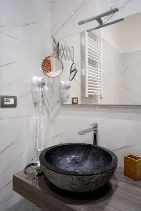 Superior Tek Büyük Yataklı Oda (Capri)