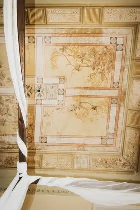 Büyük Yataklı Tek Kişilik Oda