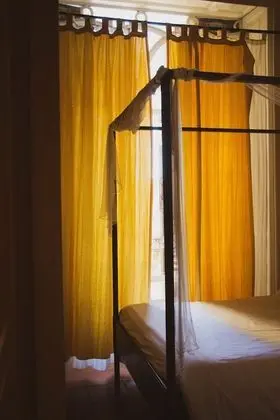 Büyük Yataklı Tek Kişilik Oda