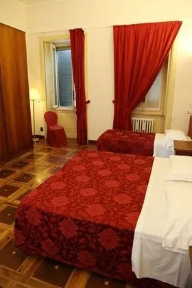 Üç Kişilik Oda, 1 Yatak Odası