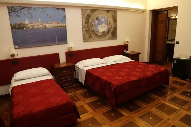 Üç Kişilik Oda, 1 Yatak Odası