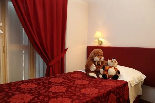 Üç Kişilik Oda, 1 Yatak Odası