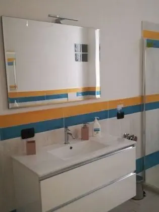 Tek Büyük Yataklı Oda, Ortak Banyo