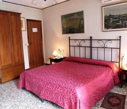 Tek Büyük veya İki Ayrı Yataklı Oda, Özel Banyo