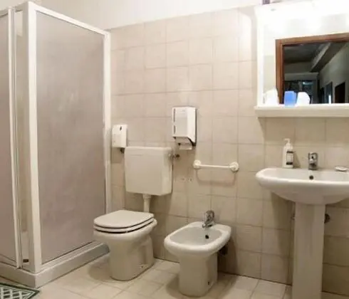 Tek Kişilik Oda, Ortak Banyo