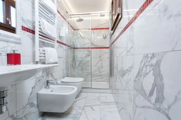 Tek Büyük veya İki Ayrı Yataklı Oda (3rd Floor, no lift )