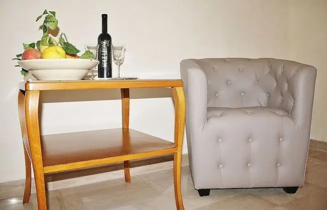 Deluxe Tek Büyük Yataklı Oda, Teras, Bahçe Manzaralı