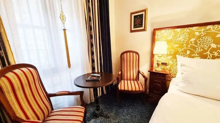 Standard Tek Büyük Yataklı Oda