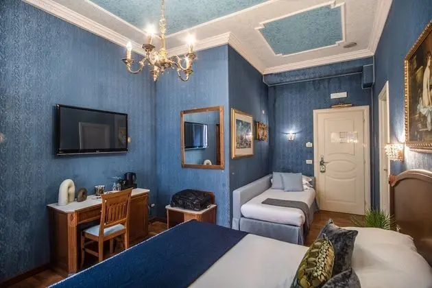 Deluxe Üç Kişilik Oda