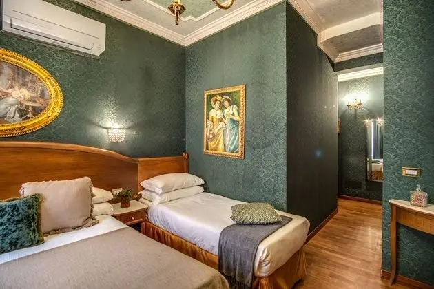 Deluxe Üç Kişilik Oda