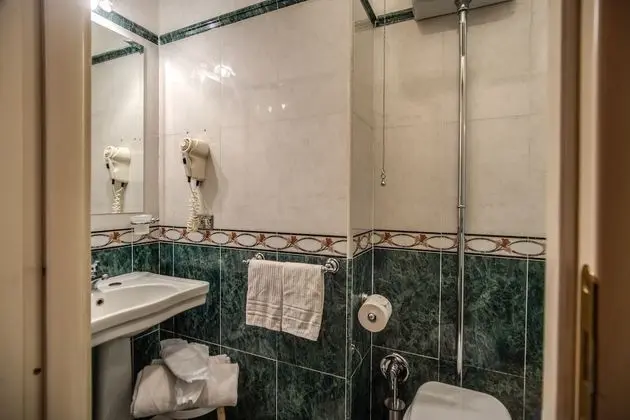 Deluxe Üç Kişilik Oda
