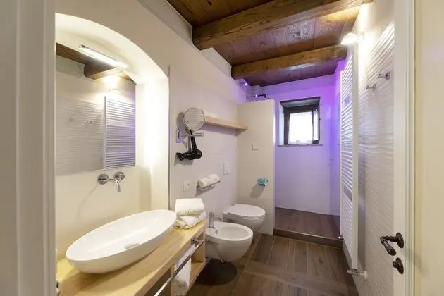 Senior Tek Büyük Yataklı Oda