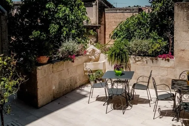 Design Tek Büyük Yataklı Oda, 1 Çift Kişilik Yatak, Bahçeli