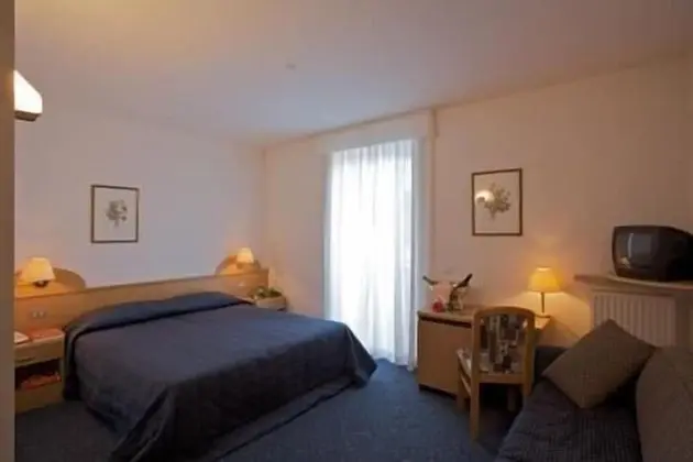 Comfort Tek Büyük veya İki Ayrı Yataklı Oda