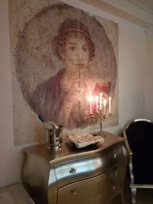 Büyük Yataklı Tek Kişilik Oda