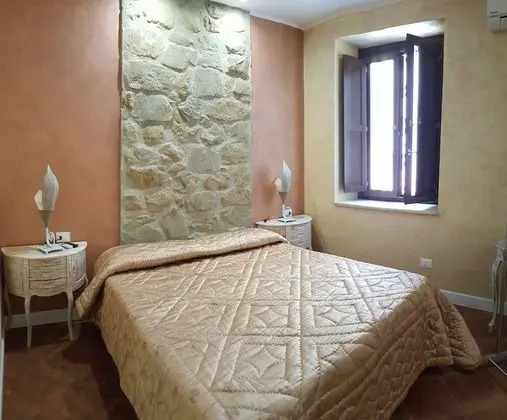 Economy Tek Büyük Yataklı Oda