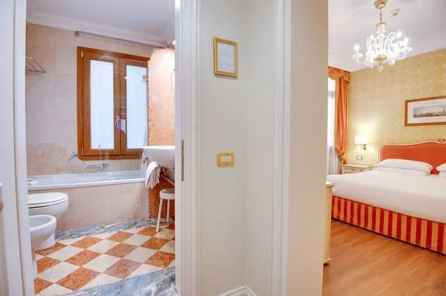 Superior Tek Büyük veya İki Ayrı Yataklı Oda