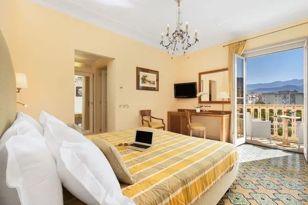 Comfort Tek Büyük veya İki Ayrı Yataklı Oda, Balkon