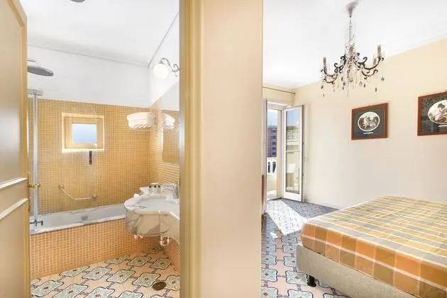 Comfort Tek Büyük veya İki Ayrı Yataklı Oda, Balkon