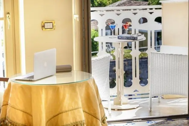 Comfort Tek Büyük veya İki Ayrı Yataklı Oda, Balkon