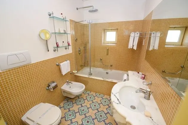 Comfort Tek Büyük veya İki Ayrı Yataklı Oda, Balkon